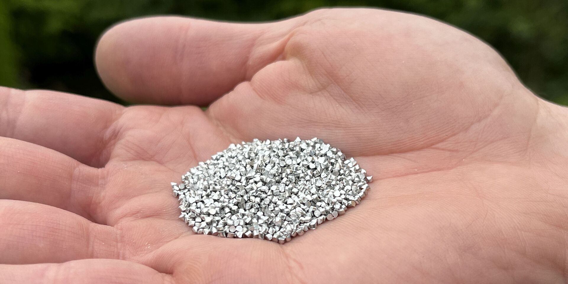 Metall-Körner speichern Energie | Gebäudetechnik
